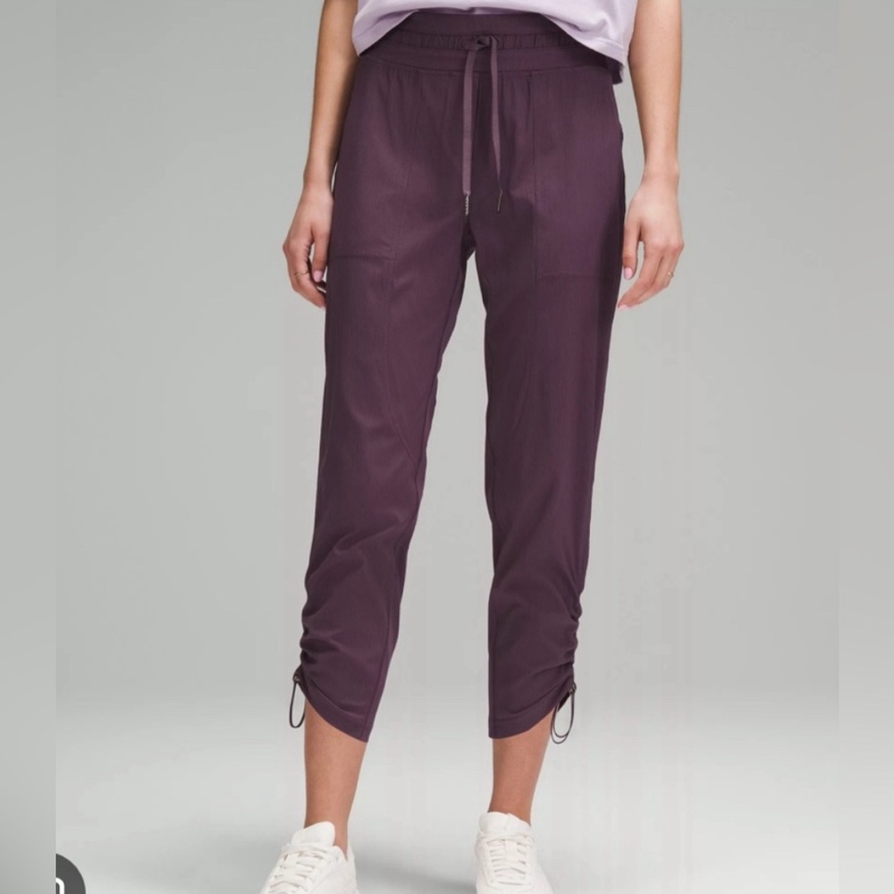 LULULEMON NWT Dance Studio Mid-Rise Cropped Pant WOMEN